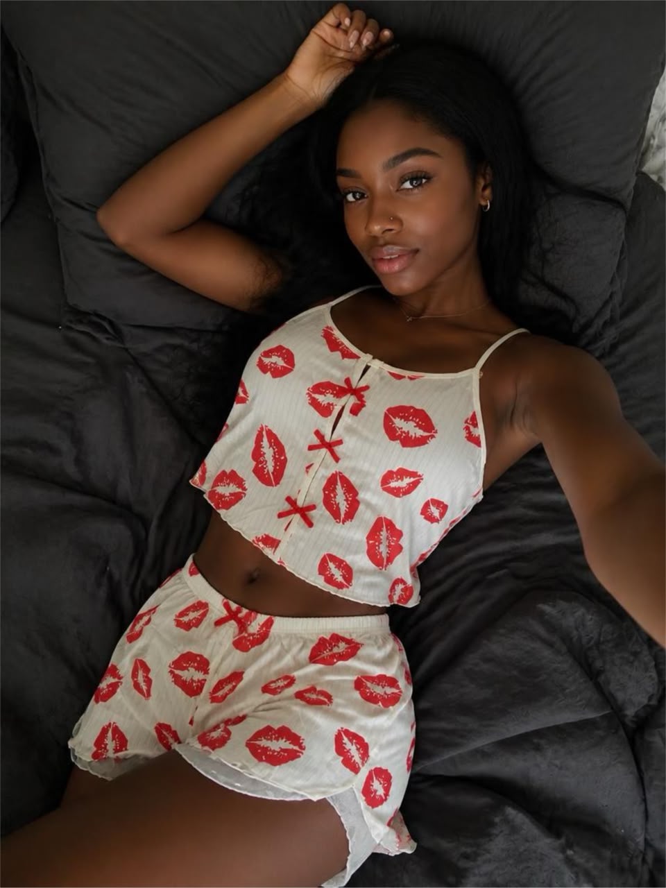 Back Lace Lip Print